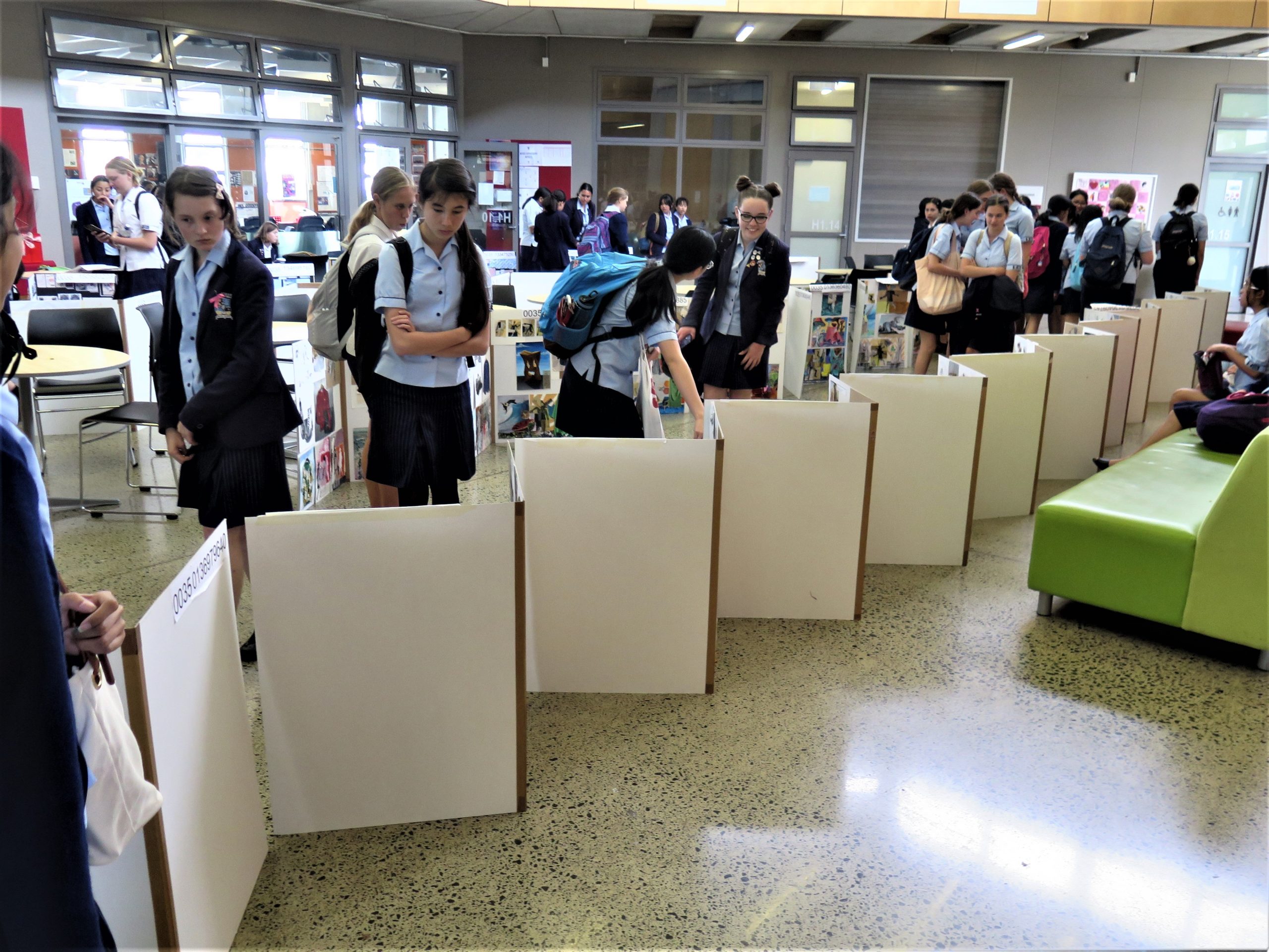 Read more about the article Art Exhibition of Level 1 and 2 Folios